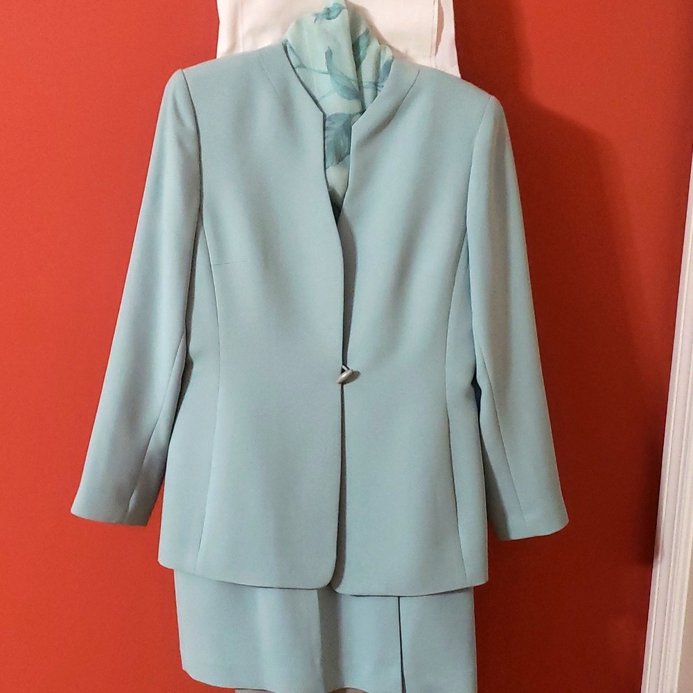 3pc Business suit aqua color size 6.